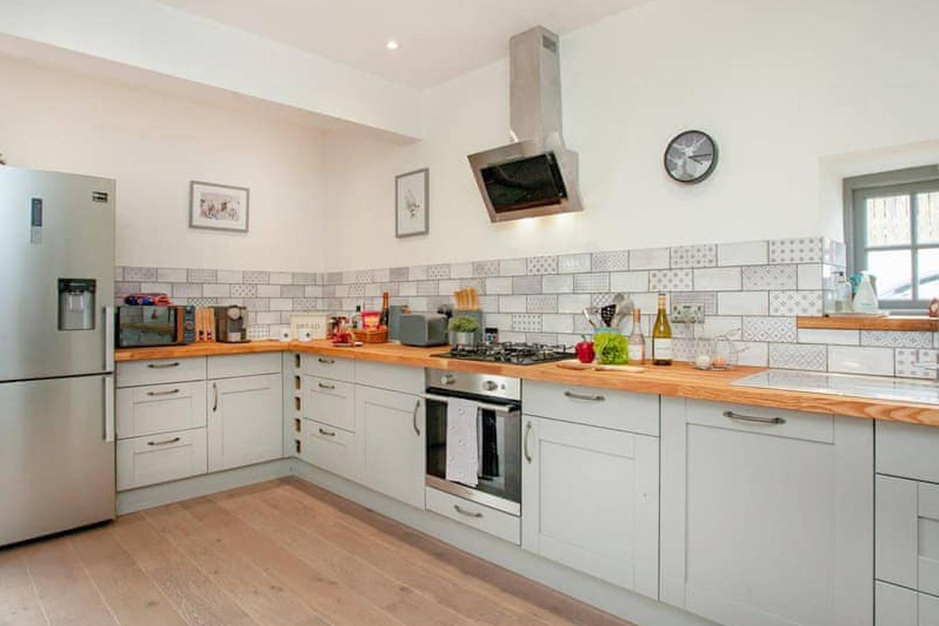 2-Bed Cottage Sleeps 4 with Hot Tub in Dunkeswell, Devon