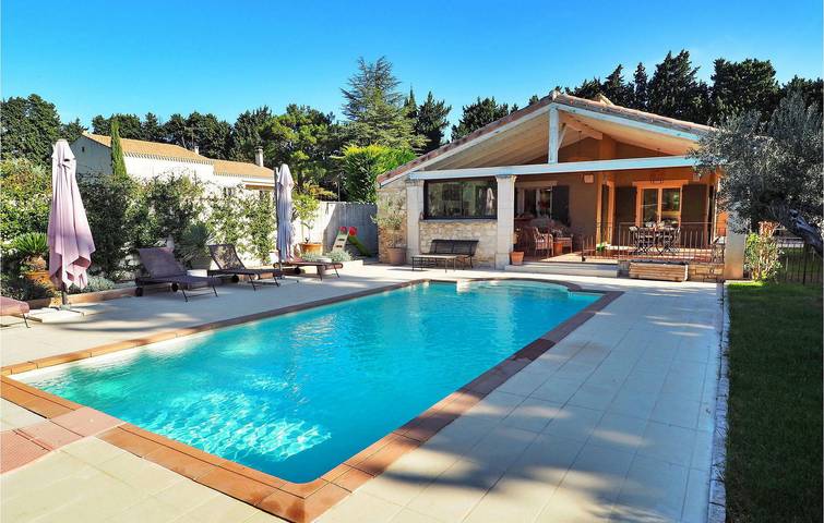 Location de vacances pour 8 personnes, avec Terrasse à Paradou