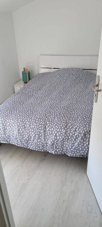 Appartement entier, Two-Bedroom Apartment in Saint-Julien-l'Ars, Vienne (France)