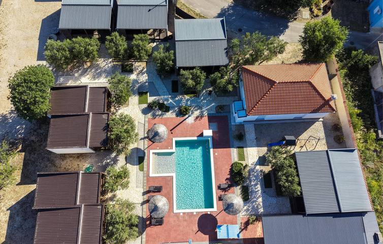 Bungalow für 24 Personen, mit Terrasse und Pool sowie Garten in Dalmatien - 4