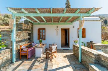 Gîte pour 4 personnes, avec jardin et balcon dans Andros