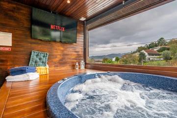 Gîte pour 5 personnes, avec jardin et jacuzzi ainsi que piscine et balcon dans Ponte da Barca