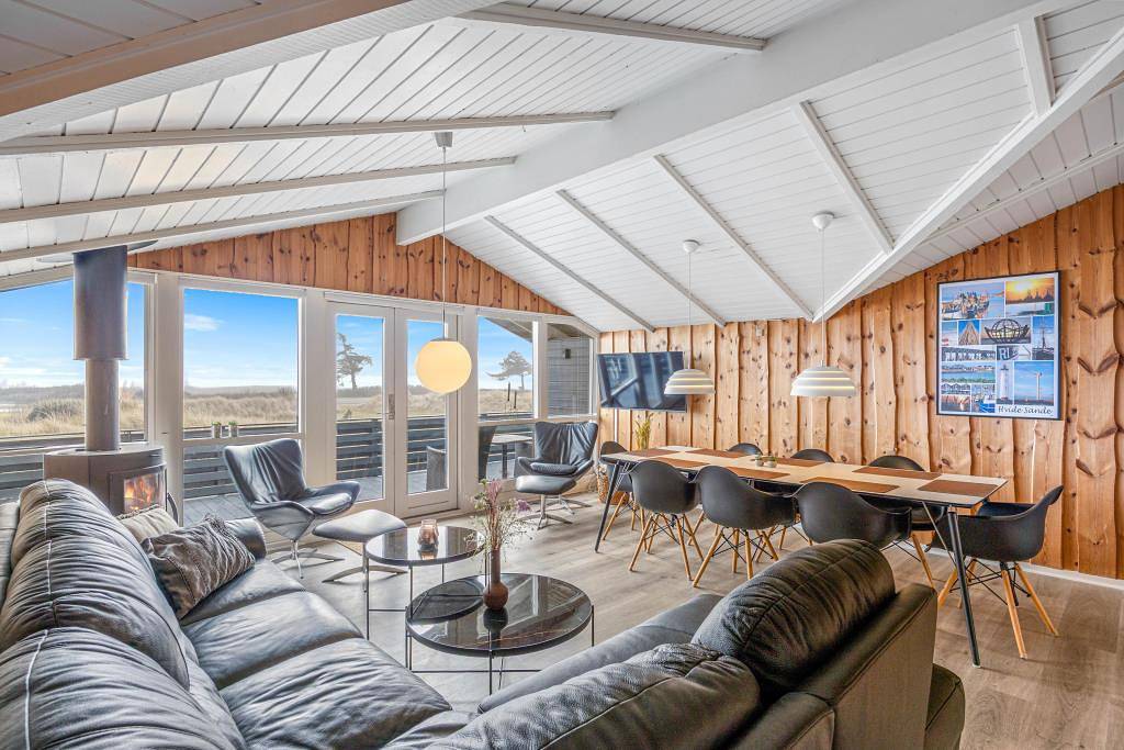 Ferienhaus mit Fjordblick und Aktivitätsraum in Nørre Lyngvig, Hvide Sande