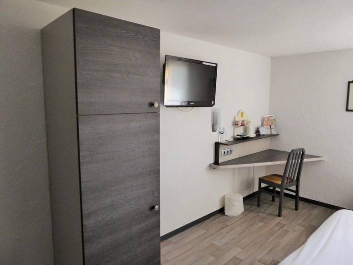 Hôtel pour 5 personnes, avec terrasse, animaux acceptés à Lons - 3
