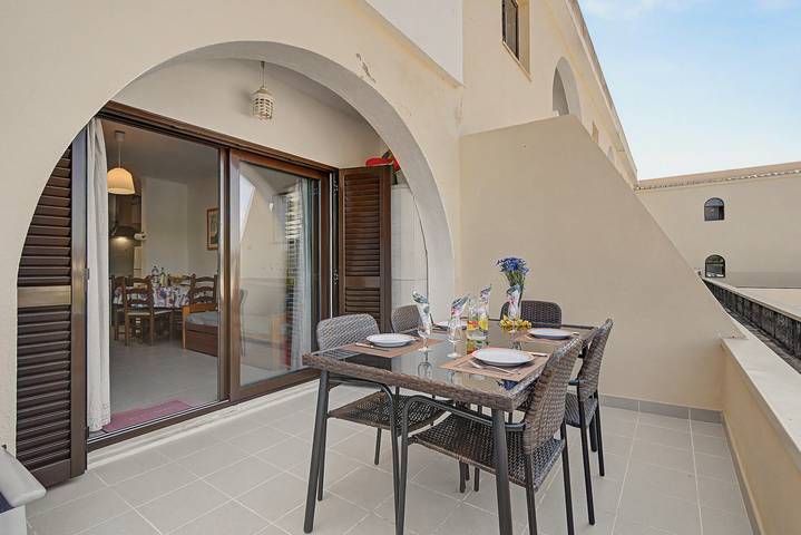 Appartement entier, Appartement « Praia Carvoeiro » avec balcon, Wi-Fi et climatisation in Carvoeiro, District de Faro