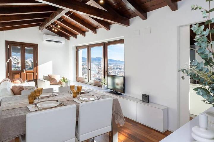 Casa rural para 4 personas, con jardín y balcón en Granada