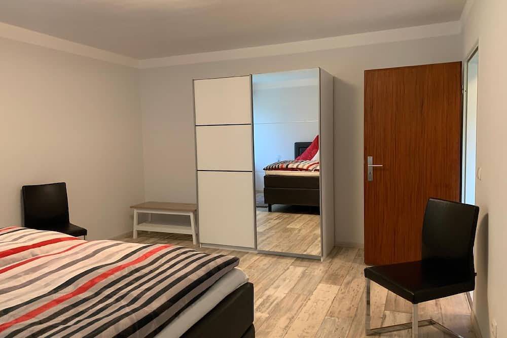 Ganze Wohnung, Elbe-Ferienwohnung mit Terrasse nah am Zentrum in Glückstadt, Kreis Steinburg