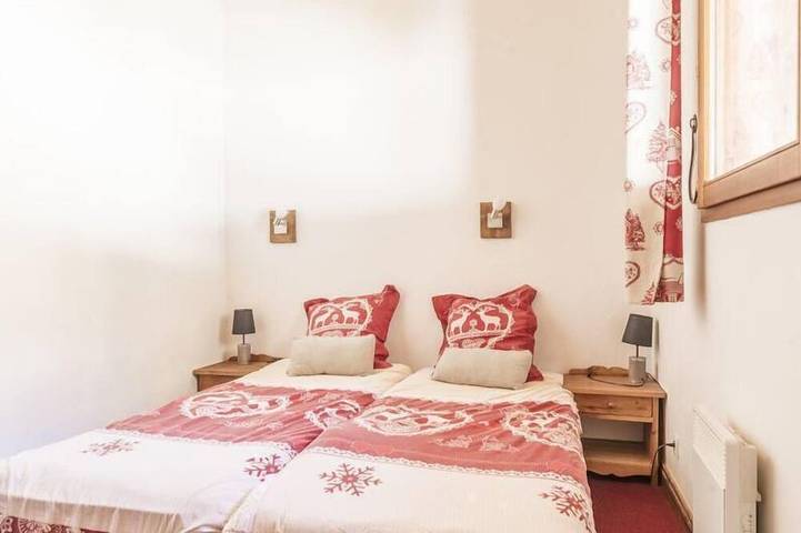 Ganze Wohnung, Wifi, bis 30m skipiste, balkon, kamin oder ofen für holz, fernseher, schließfach für die skier in Les Menuires, Saint-Martin-de-Belleville