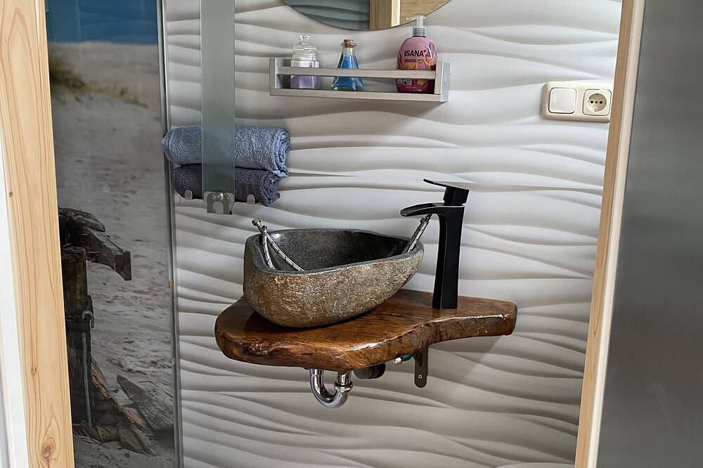 Die Pilgerbox, Tiny House trifft Urlaub, optional mit Sauna und Whirlpool in Schmidtheim, Dahlem