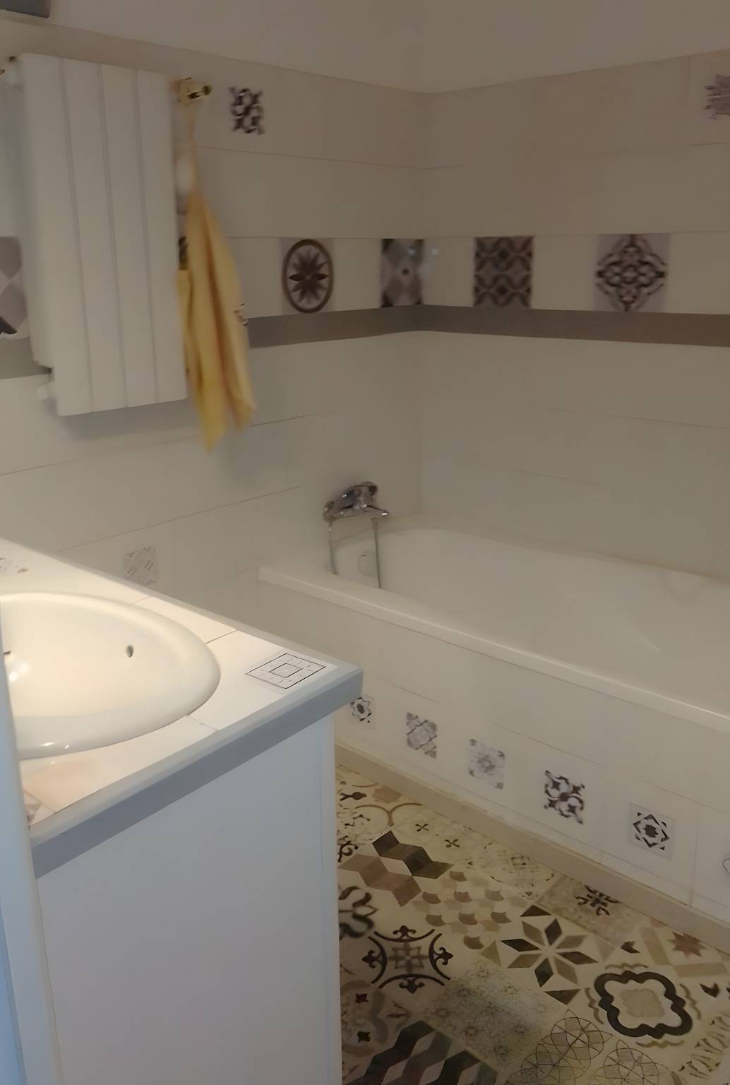 Chambre d'hôtes - Suite familiale avec vue sur la montagne, Wi-Fi et climatisation in Robion, Parc naturel régional du Luberon