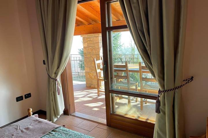Appartamento intero, West Apartment (2+2 pax) Fiocchina magic place - Salò - Garda Lake in Salò, Prealpi Gardesane
