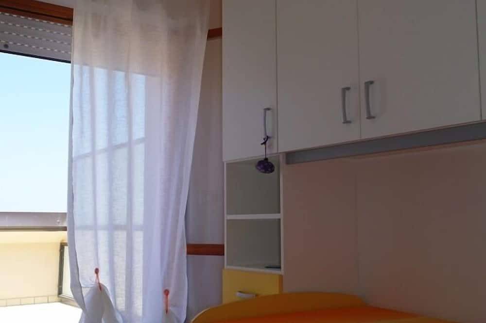 Ganze Wohnung, Penthouse im Zentrum des Dorfes und 400 Meter vom Meer entfernt in Martinsicuro, Teramo Provinz