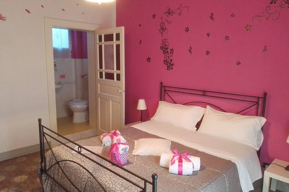 B&B New Road \"Magnolia Room\" By Civic24 in Scicli, Provincia de Ragusa