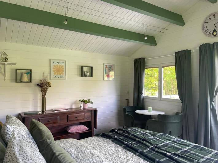Location de vacances pour 2 personnes, avec terrasse ainsi que vue et jardin dans Condé-en-Normandie - 4