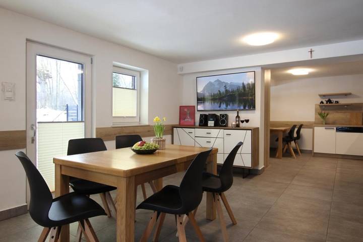 Apartament wakacyjny dla 19 osób, z sauna i widok oraz ogród - 1