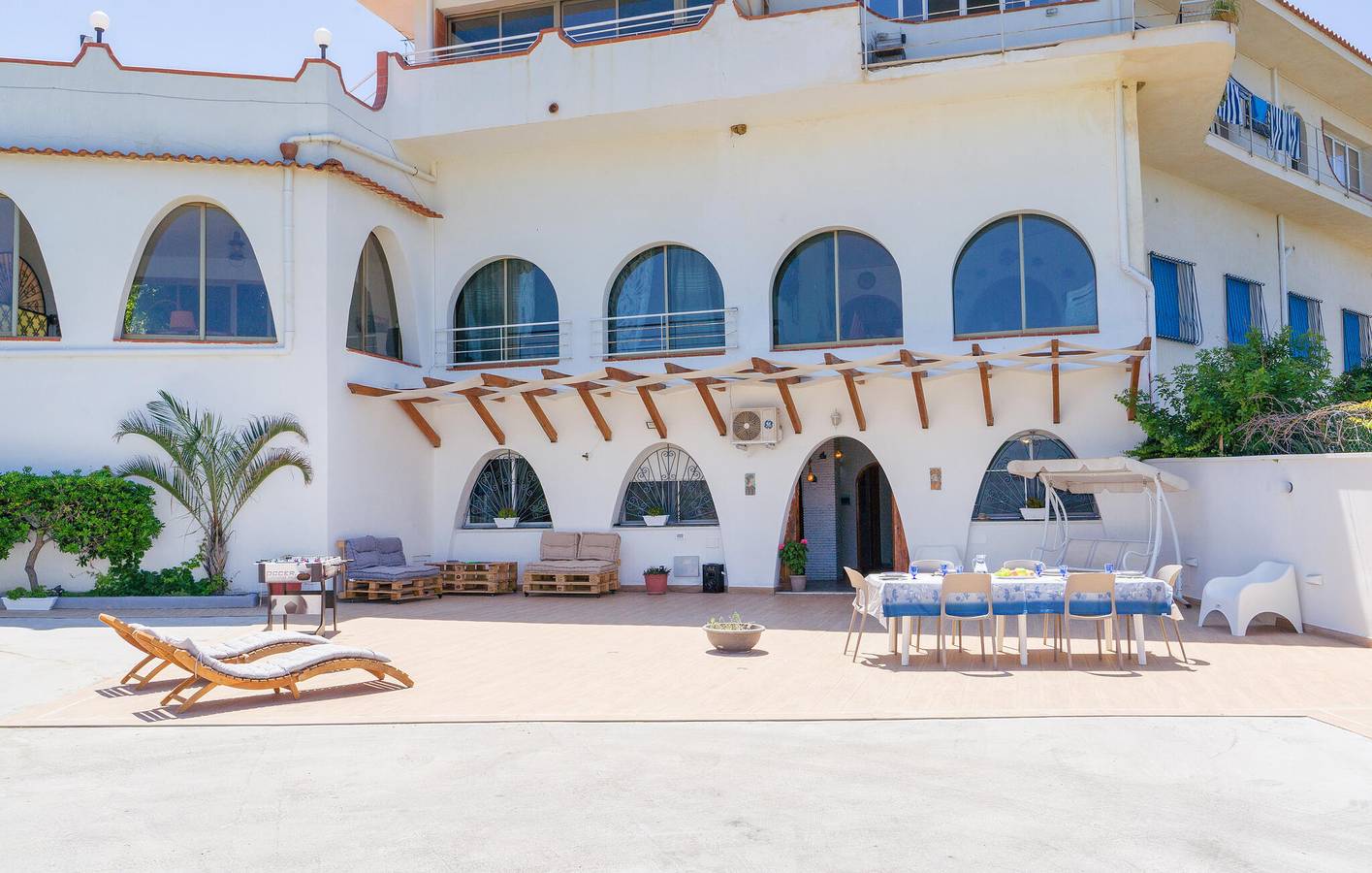 Geheel vakantieappartement, Appartement met zeezicht, WiFi, AC & Parkeerplaats, 100m naar El Pam Pam Strand in Trappeto, Provincie Palermo