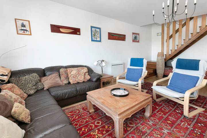 Entire apartment, Bright Central Apartment for 4 with Balcony and Wi-Fi in Pornichet, Côte d'Amour