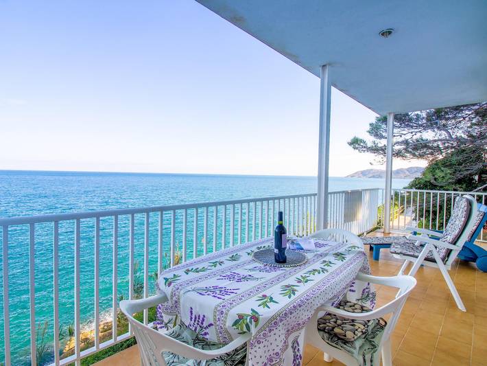 Ferienwohnung für 5 Personen, mit Terrasse und Ausblick in Llanca - 2