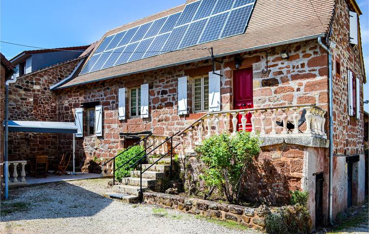 Gîte pour 8 personnes, avec piscine ainsi que jardin et terrasse à Badefols-d'Ans