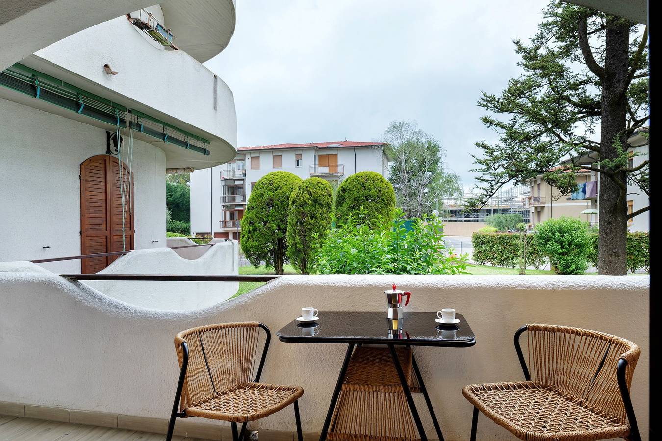 Ganze Wohnung, Apartment 'I Due Orologi' mit Balkon, Wlan und Klimaanlage in Peschiera del Garda, Gardasee-Berge