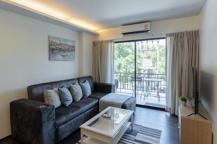 Gîte pour 2 personnes, avec piscine ainsi que balcon et jardin, adapté aux familles dans Rawai Beach - 2