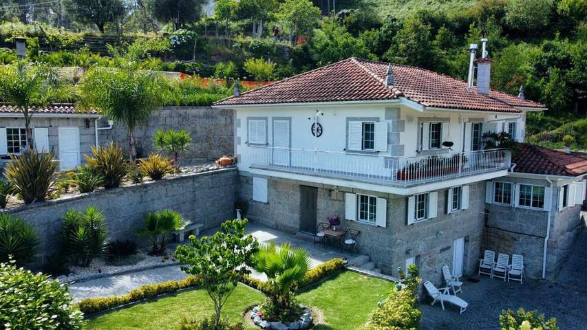 Maison d’hôte pour 5 personnes, avec Balcon ainsi que Terrasse et Jardin dans Arcos de Valdevez