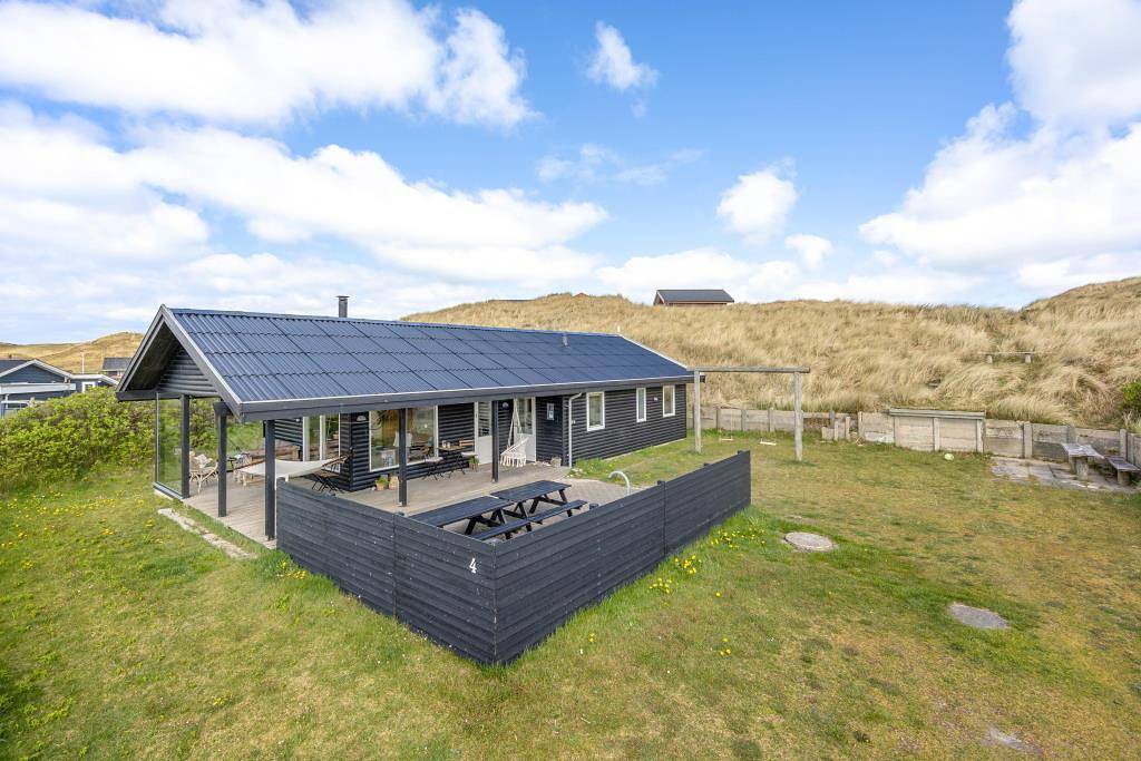 Cosy holiday home by the dunes with dishwasher in Ringkøbing, Ringkøbing-Skjern Region