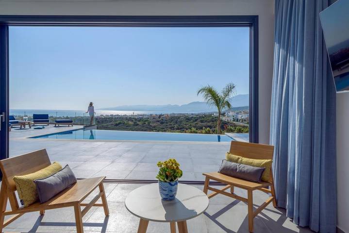 Ferienhaus für 6 Personen, mit Pool und Ausblick sowie Garten