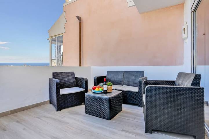 Apartamento de vacaciones para 4 personas, con jardín además de balcón y piscina - 1