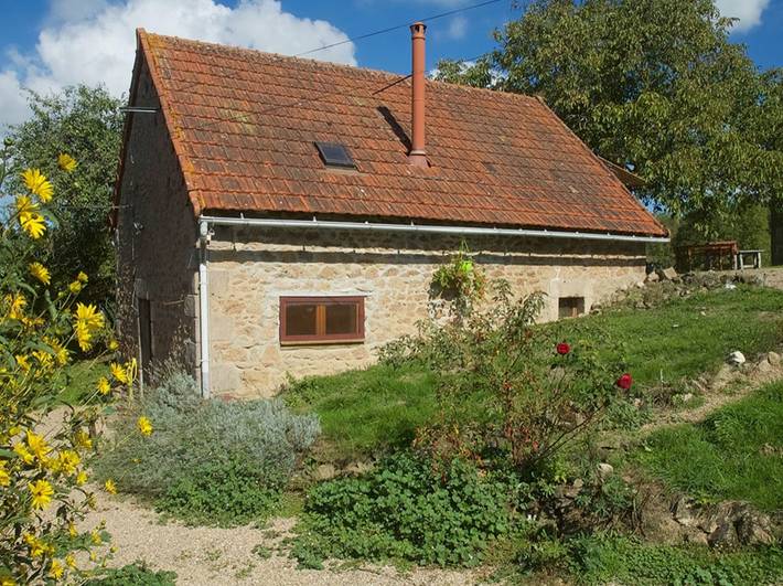 Gîte pour 6 personnes, avec jardin et terrasse, animaux acceptés à Issy-l'Évêque