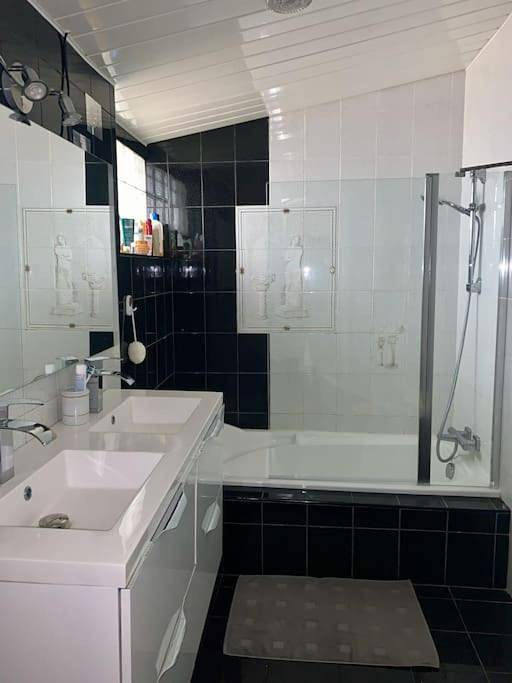Location de vacances pour 6 personnes, avec vue et terrasse, animaux acceptés à Sophia Antipolis - 3
