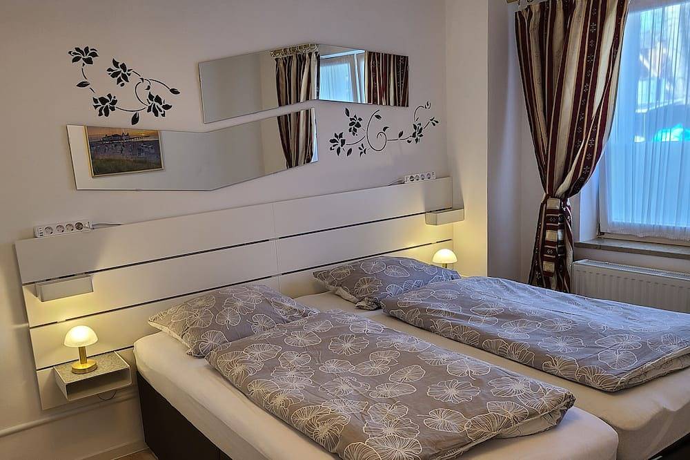 Entire apartment, Ideal for families: guest apartment in the south of Leipzig for up to 5 people in Neuseenland