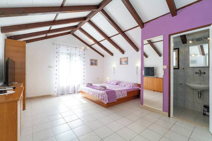 Location de vacances pour 3 personnes, avec balcon ainsi que piscine et jardin en Croatie - 2