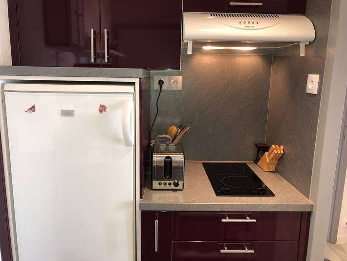 Ganze Wohnung, Modernes 2-Zimmer Apartment, 200m vom Strand, Balkon, Privatparkplatz, WLAN-Option, 2-Sterne. in Saint-Hilaire-de-Riez, Vendée