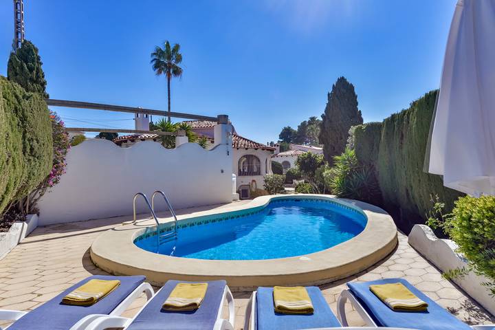 Villa für 4 Personen, mit Terrasse und Garten in Calpe - 2