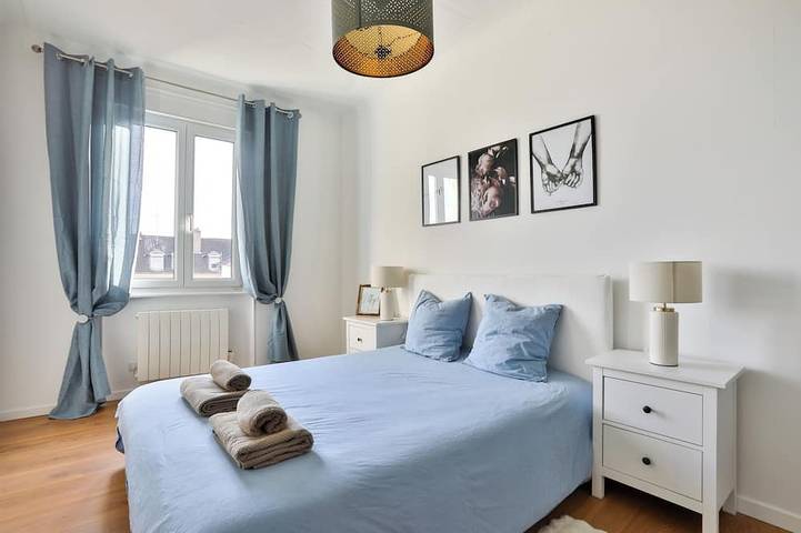 Appartement entier, Two-bedroom apartment with balcony and open rooftop views in Mulhouse in Mulhouse, Région de Mulhouse