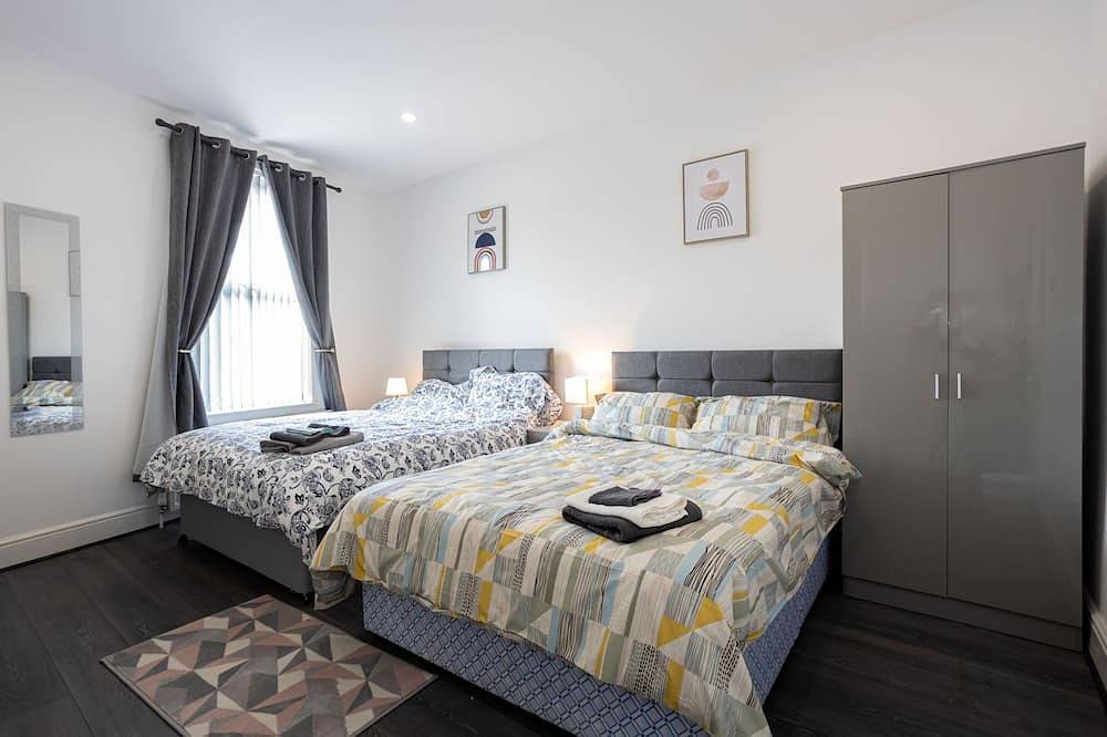 Tco Luxury Family Executive Room 5 in Liverpool, Merseyside