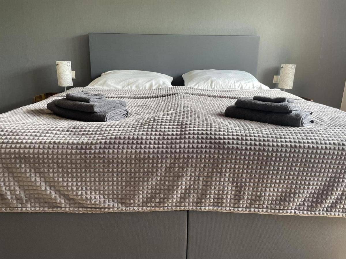 Ganze Wohnung, Ferienwohnung Im Wiesenrain in Reuschenbach, Hausen (Wied)