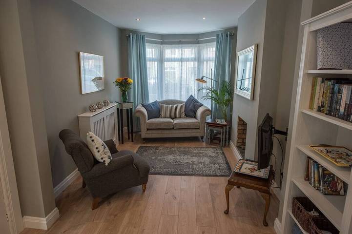 Glamping for 4 people, with garden, with pets in County Down