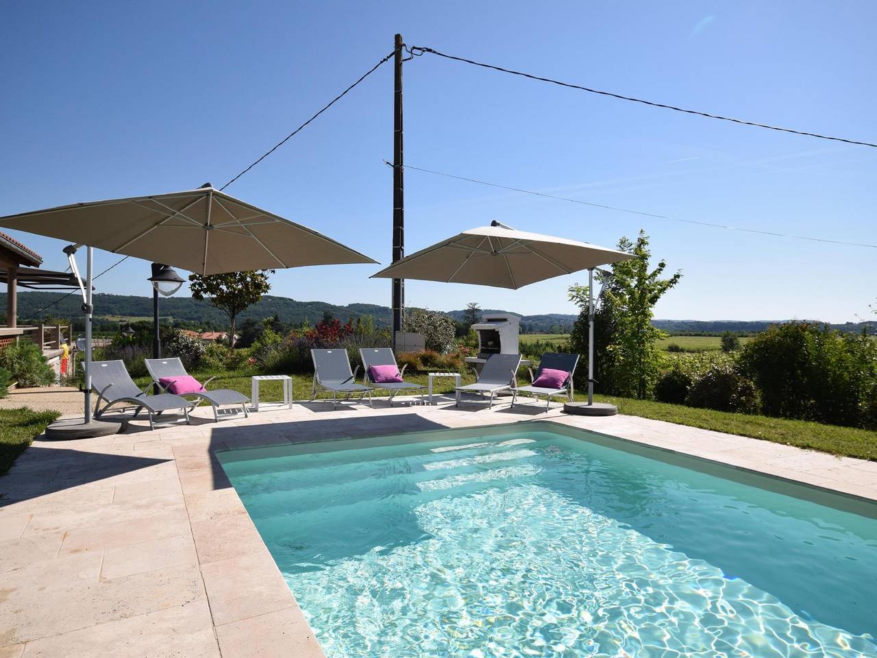 Villa avec piscine au milieu des vignobles in Vire-sur-Lot, Lot