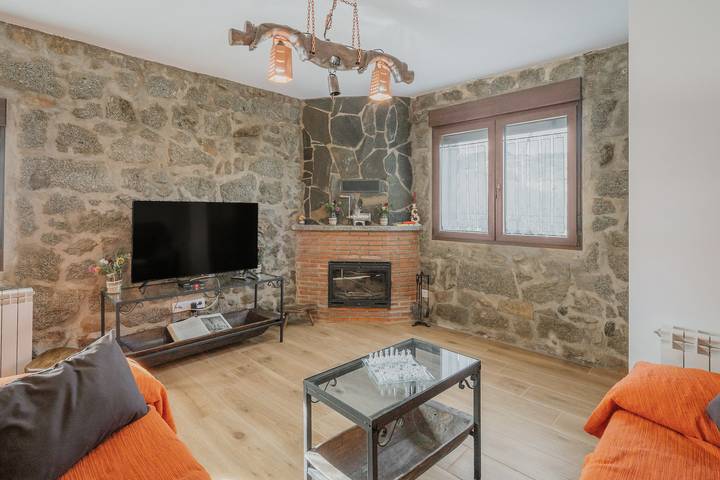 Casa rural para 8 personas, con Balcón y Jardín en Narrillos de San Leonardo - 4