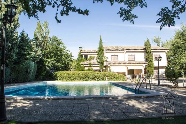 Chalet para 18 personas, con vistas además de jardín y piscina en Montes de Toledo - 4