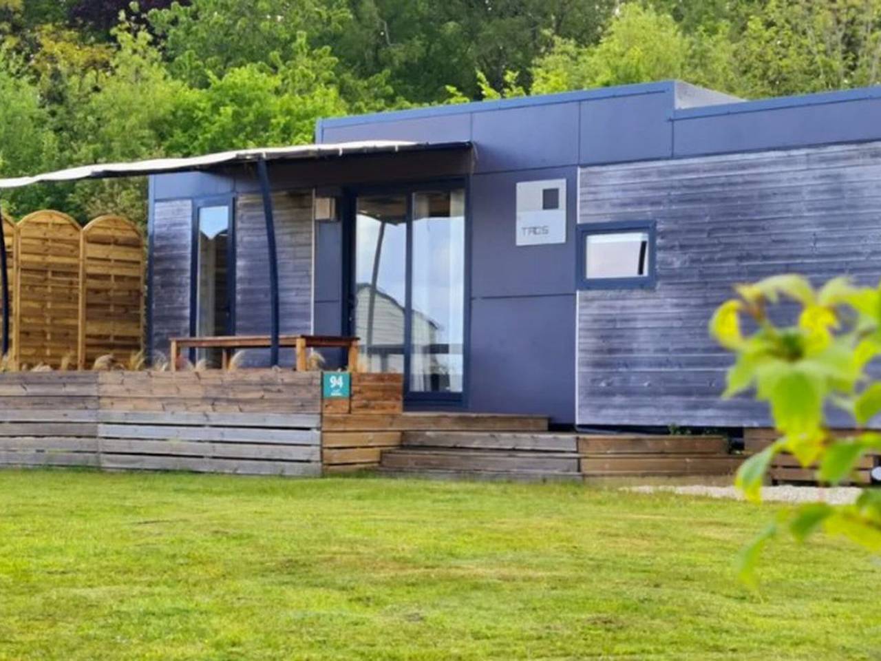 Mobil-home de 32m² avec terrasse et équipements de cuisine in Loudéac, Cotes-d'Armor