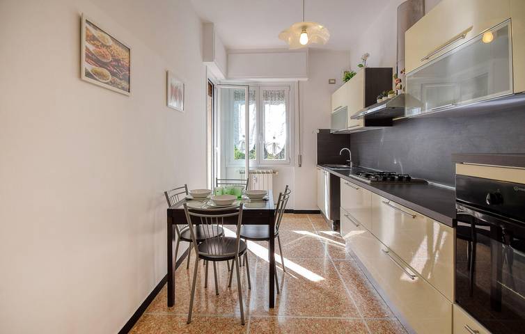 Appartamento intero, Rifugio sulla spiaggia con wifi, parcheggio, aria condizionata e terrazza in Rapallo (Città), Rapallo
