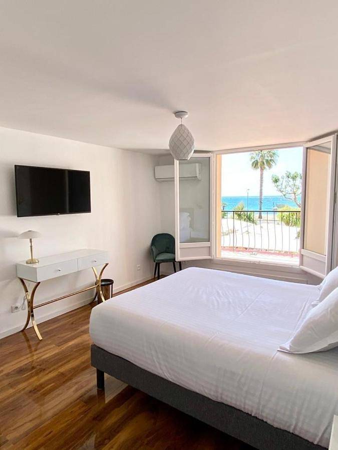 Double Room with Sea View in Cros de Cagnes, Cagnes-sur-Mer
