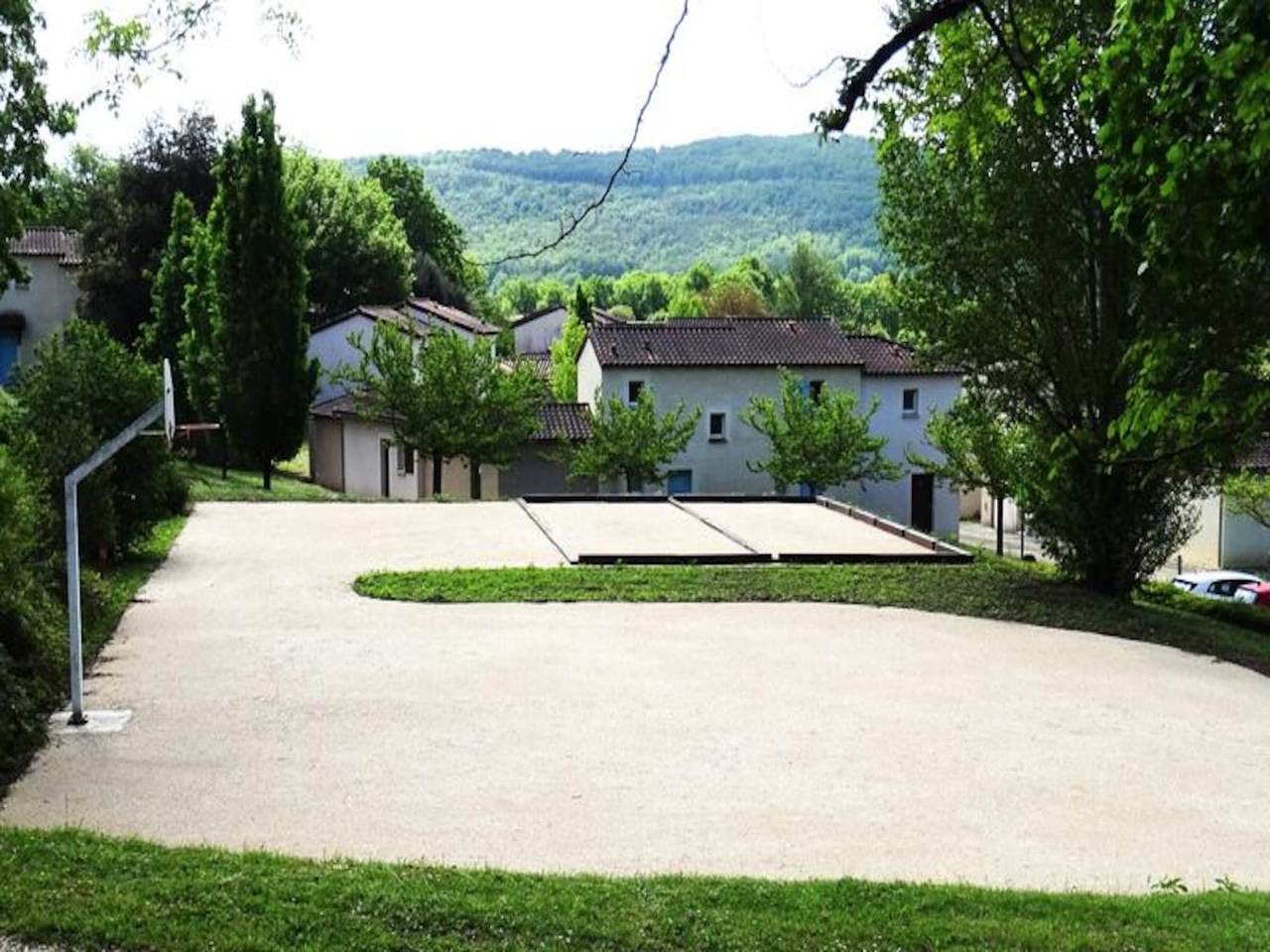 Apartamento entero, Dתplex dתplex de 4 habitaciones para 8 personas in Cajarc, Quercy