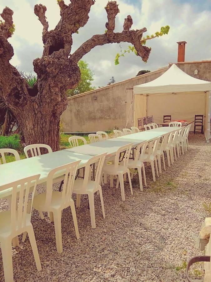 Gîte pour 2 personnes, avec terrasse ainsi que piscine et jardin à Plaissan - 4