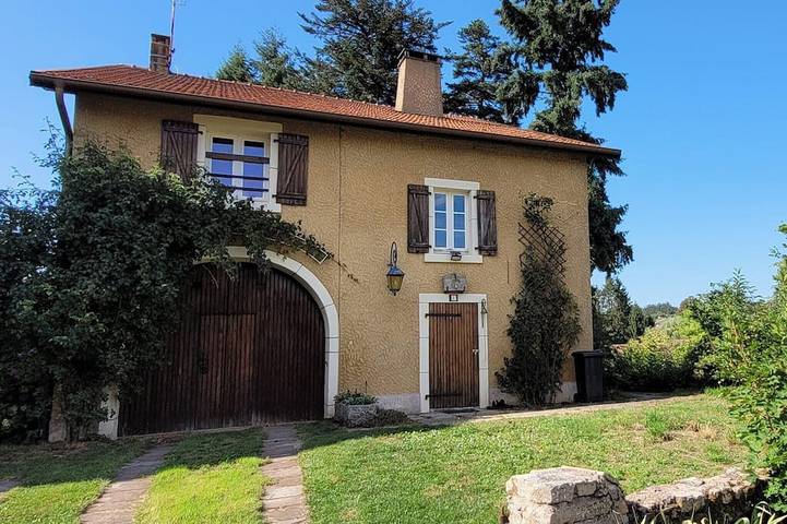 Gîte pour 8 personnes, avec jardin dans Hautmougey