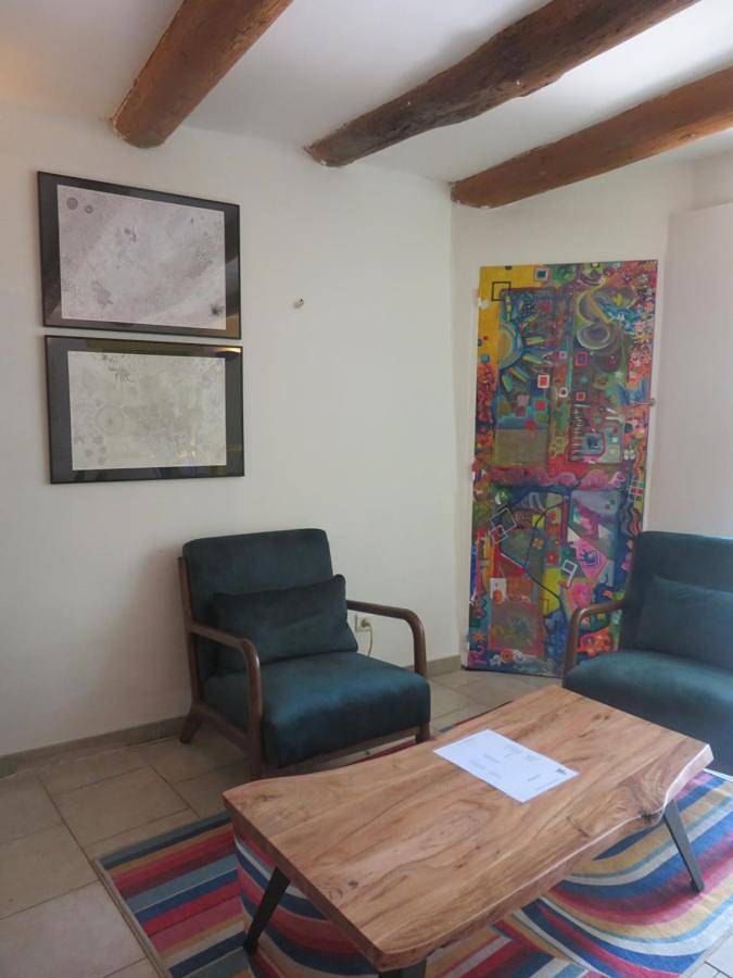 Hôtel pour 2 personnes, avec terrasse et vue à Revest-des-Brousses - 2