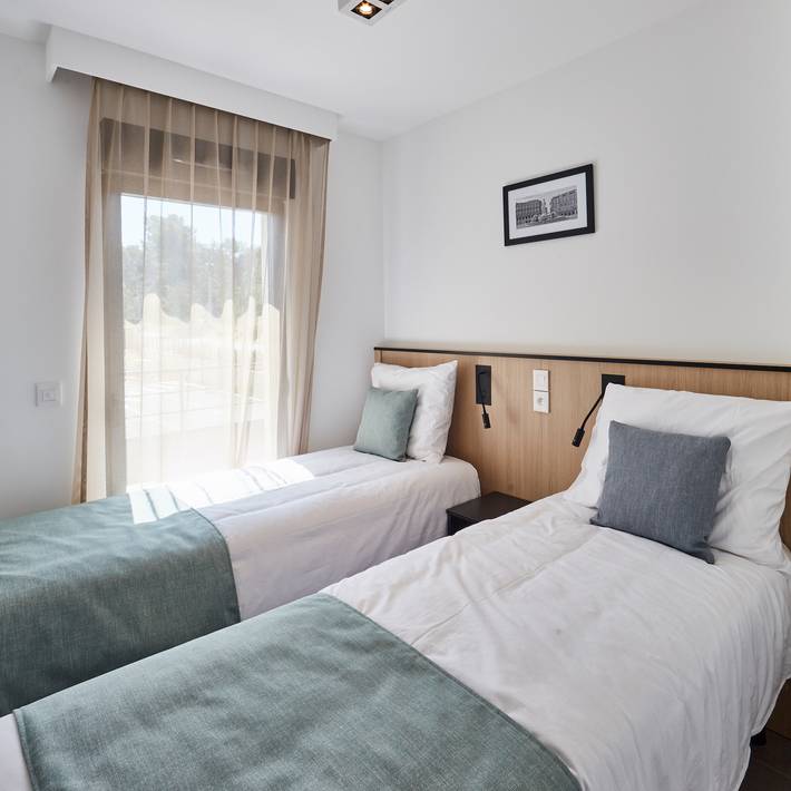 Ferienwohnung für 6 Personen, mit Balkon und Terrasse sowie Garten und Pool in Vence
